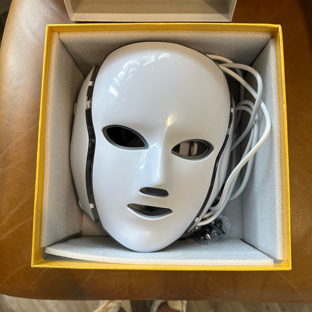 White LED Light Therapy Mask